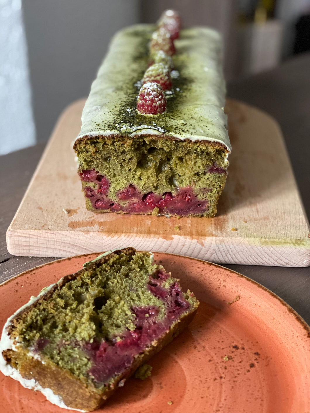 Cake thé vert matcha framboises